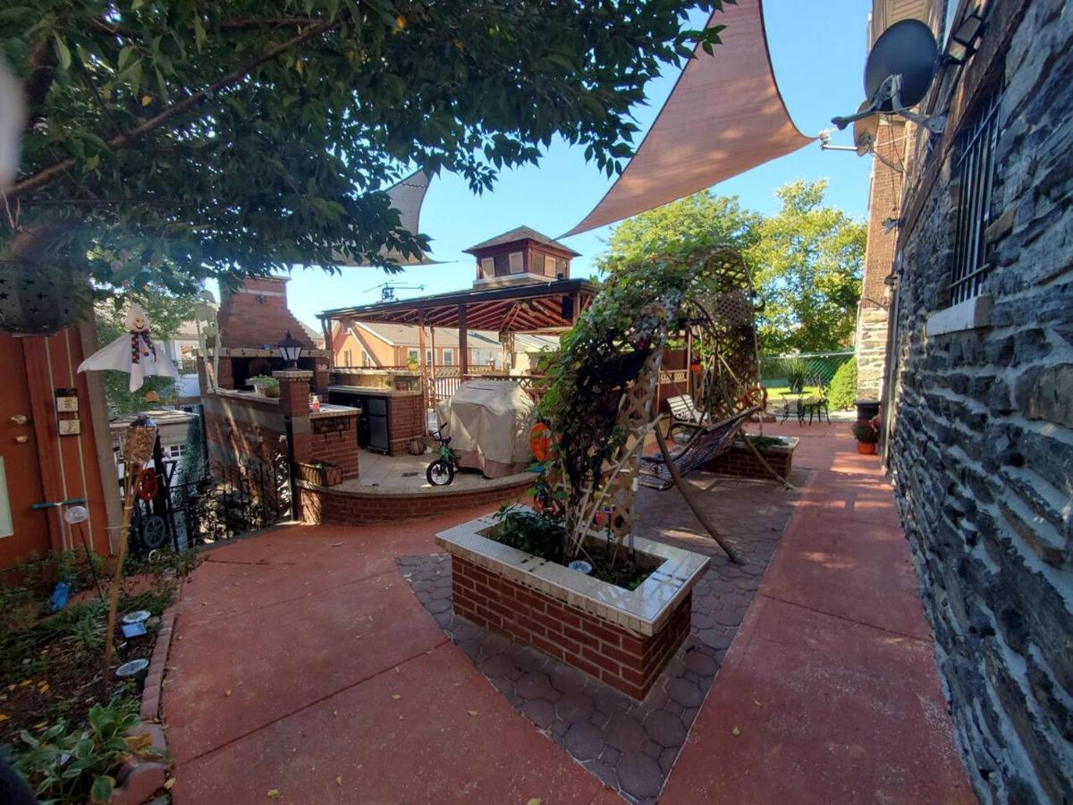 Lovely 2 Bedroom Apartment With 2 Entrance And Parking New York City Exterior photo
